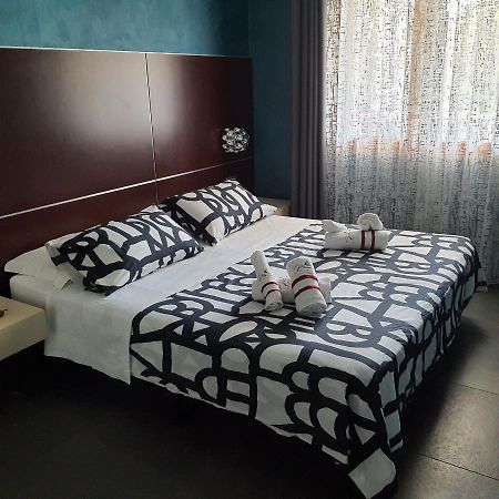 Manu'S Guest Suite Козенца Экстерьер фото