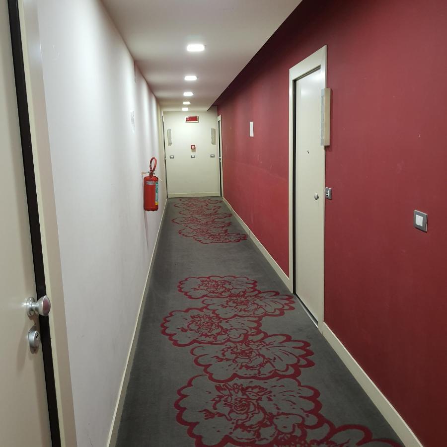 Manu'S Guest Suite Козенца Экстерьер фото