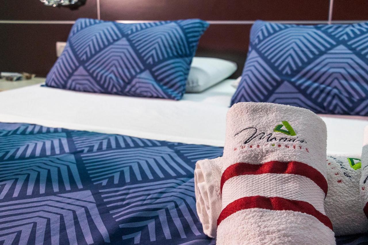 Manu'S Guest Suite Козенца Экстерьер фото